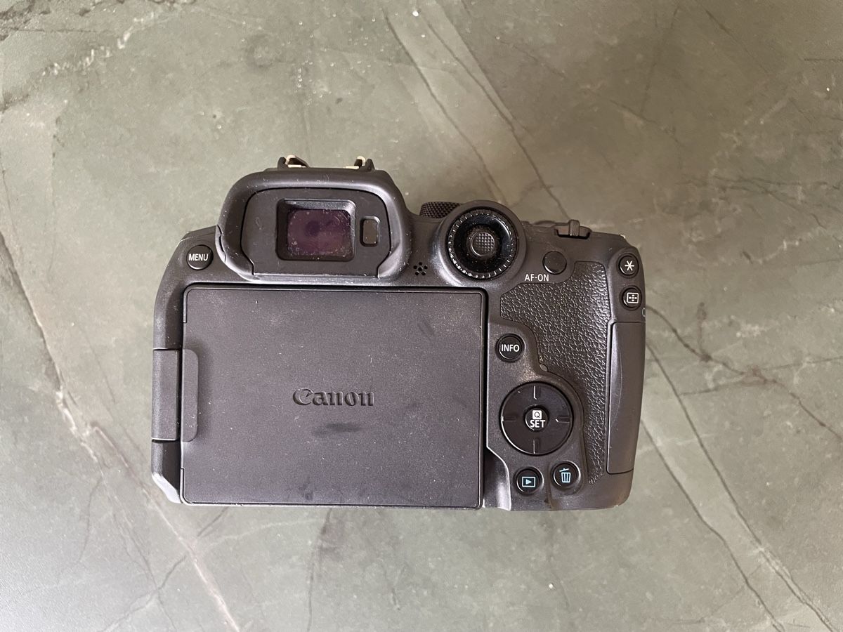 Canon Fotocamera: Canon EOS R7 Kamera (Body) – Usato da Basel venduto da sch12397 2