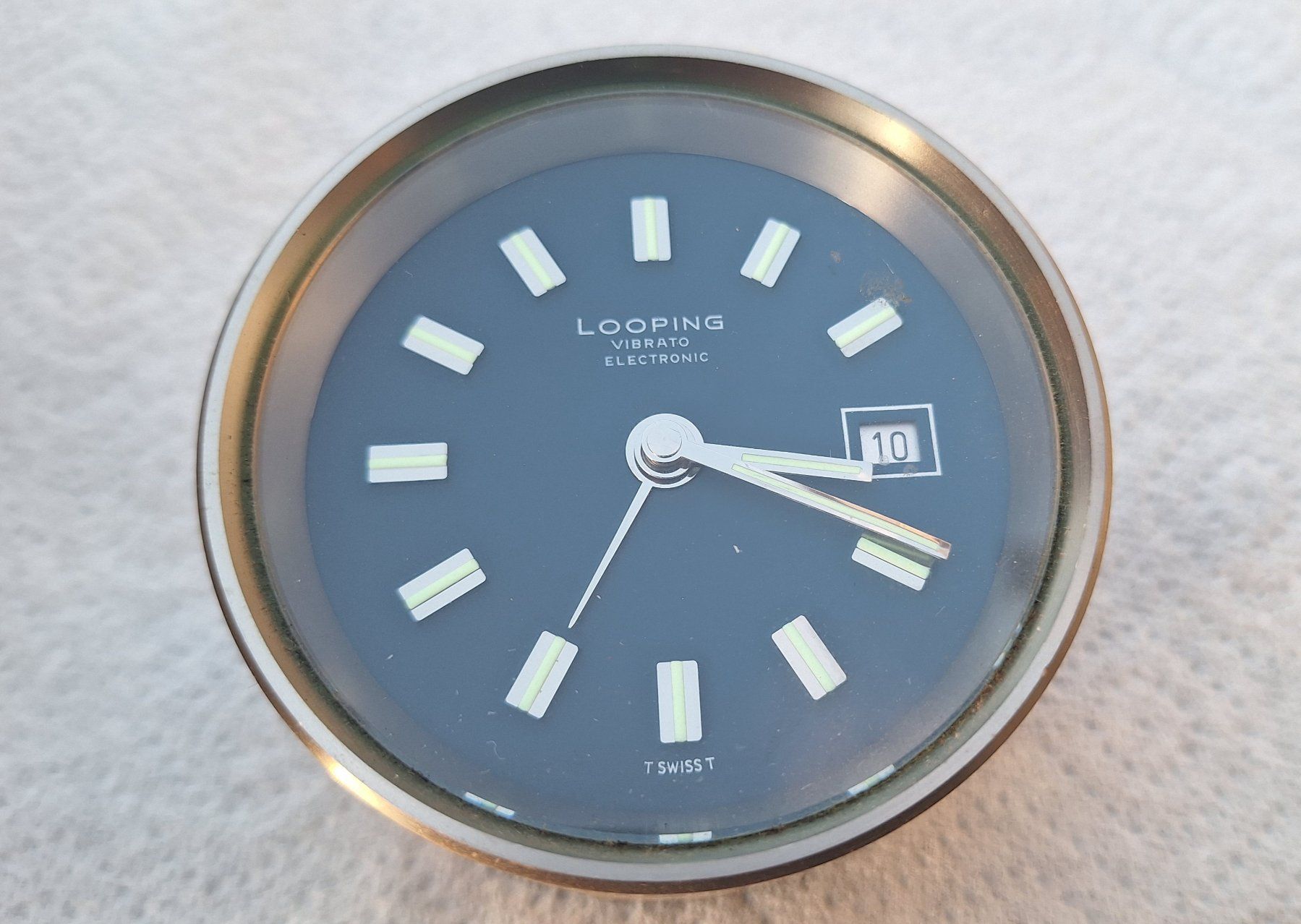Orologi da terra & Orologi da parete: Looping Vibrato Electronic Tischuhr, Vintage Design – Usato da Weinfelden venduto da JoeBaer