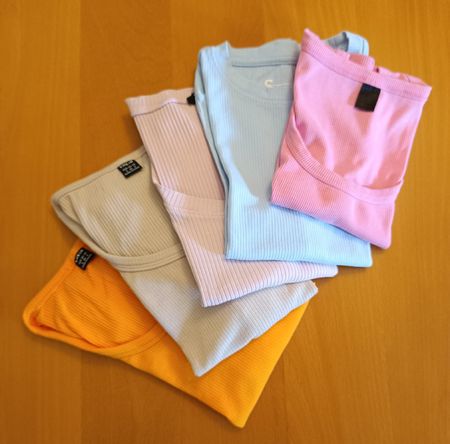 5 stylische T-Shirt, verschiedene Farben und Marken