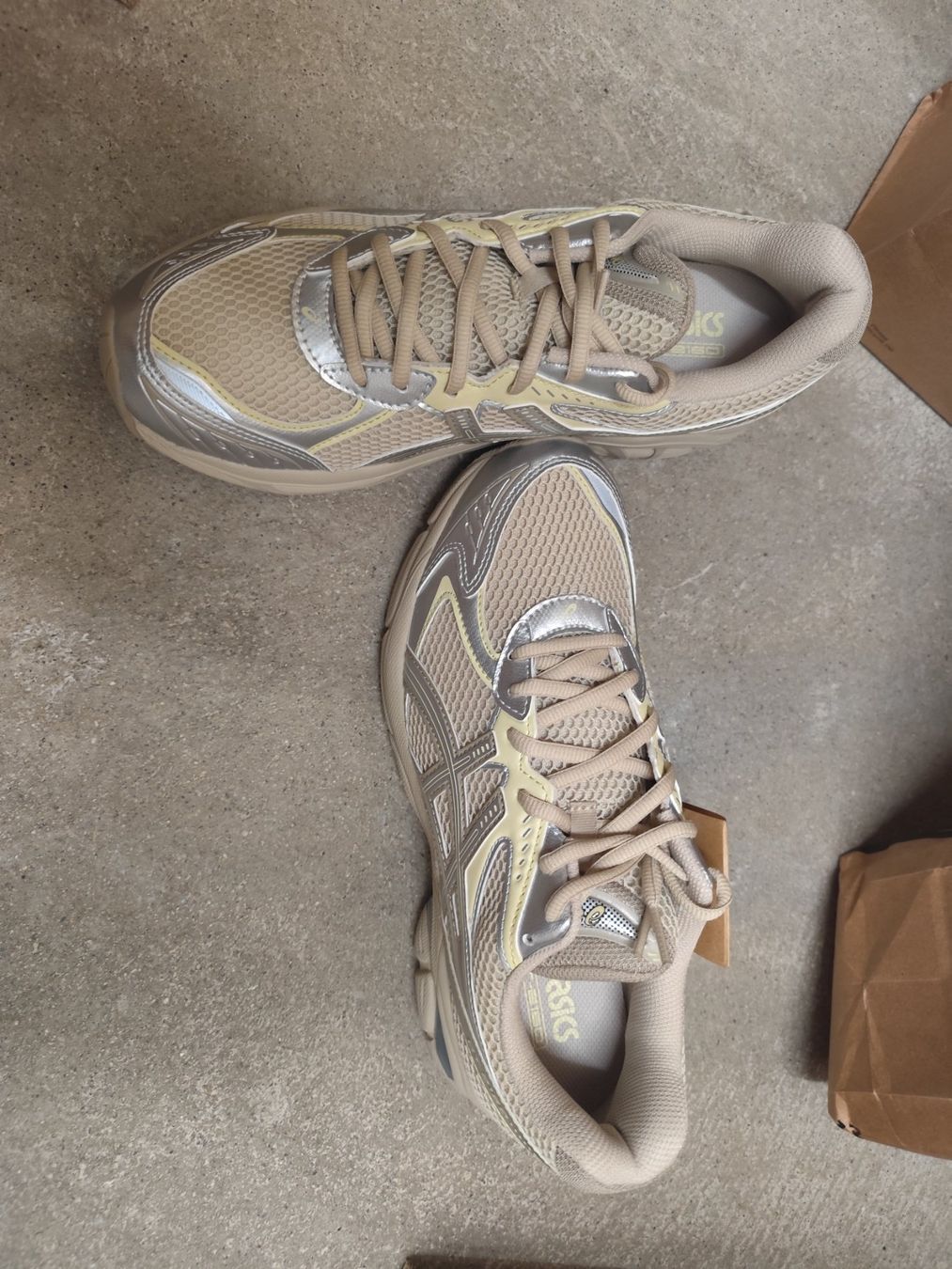 Asics Herrenschuhe: Asics GT beige neuves t42 – Neu (gemäss Beschreibung) aus Neuchâtel von pie_8t6p