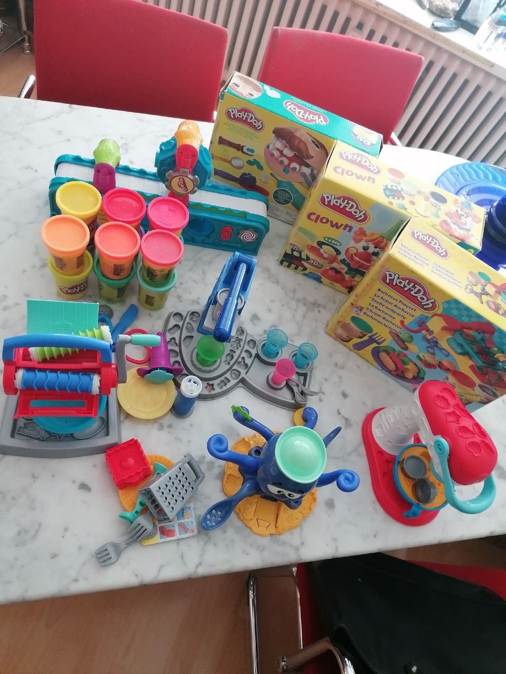 Play-Doh Jouets: GROSSES PLAY DOH SET – D'occasion à Pratteln par ThereseZ