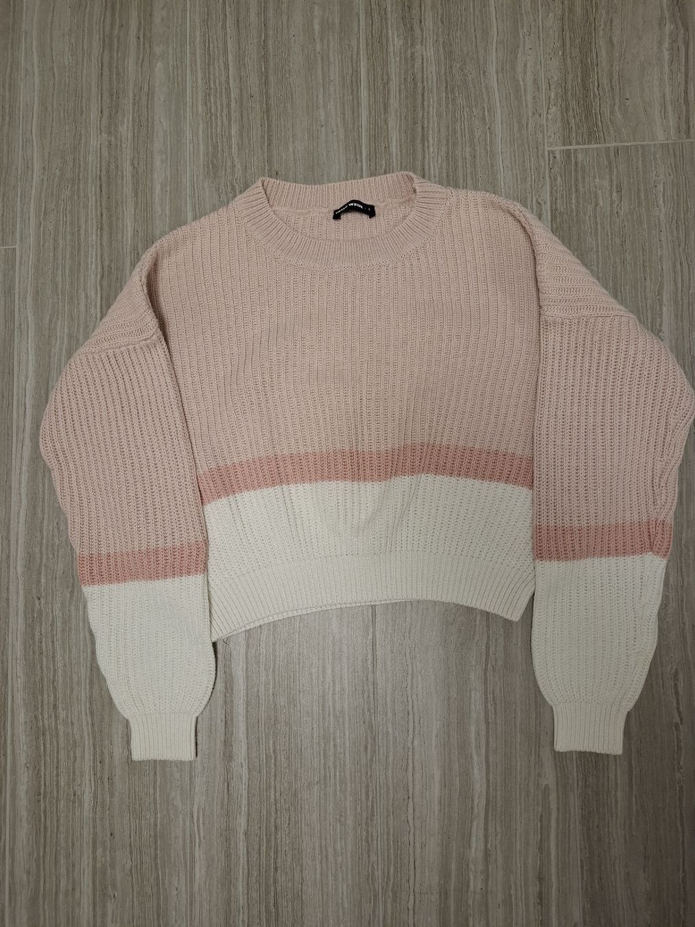 Pullover & Sweatshirts: pull rose-blanc en taille S – Gebraucht aus Ecublens FR von ame_y8tq 2