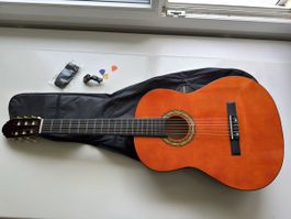 Klassische Gitarre 4/4 mit Tasche und Zubehör