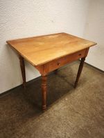 Alter Holztisch Tisch Massiv Holz mit Schublade 90x76x58cm