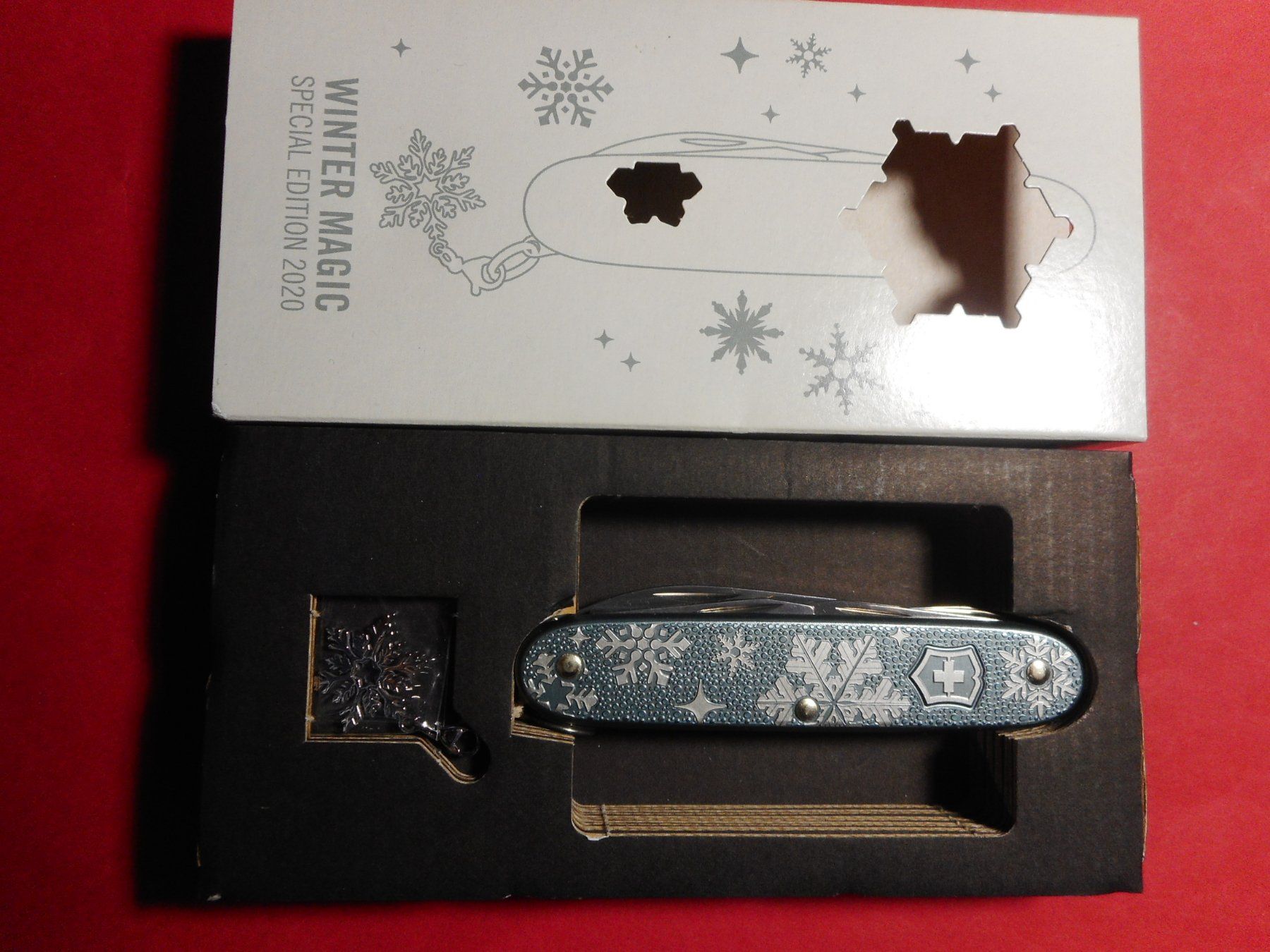 Victorinox Coltelli tascabile: Victorinox  Winter Magic 2020 – Nuovo e nell'imballaggio originale da Rotkreuz venduto da Hubbil 4