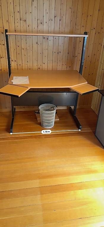 Schreibtische: Bürotisch – Gebraucht aus Ostermundigen von blanco_848