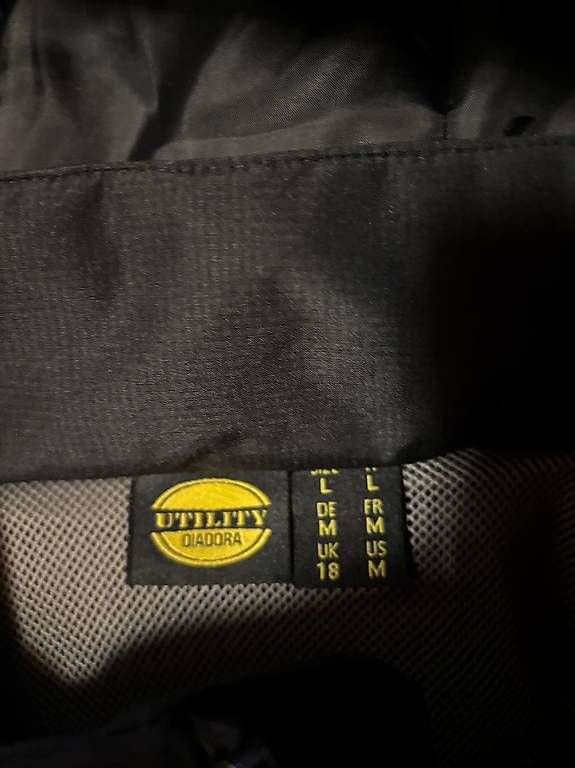 Diadora Giacche: Neue Diadora Winterjacke – Nuovo e nell'imballaggio originale da Bürglen TG venduto da Darling6 2