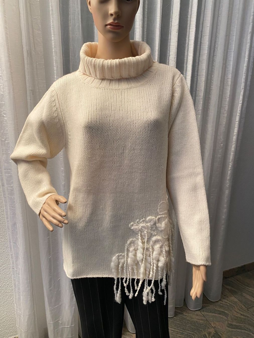 Maglioni & Felpe: perfekter Auftritt mit diesem Pullover von ELEGANCE, 44/46 – Usato da Winkel venduto da ferrari2022 1