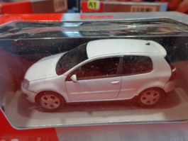 VW Golf 5  1-43 (mit Box) Schuco  (A1)