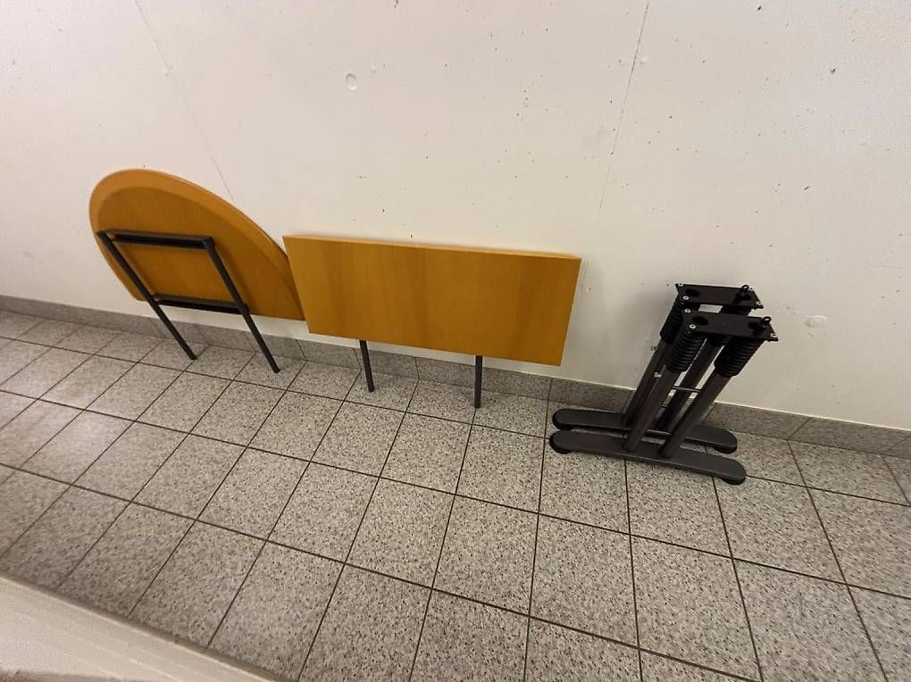 Bureaux: Bürotisch – D'occasion à Trübbach par nic_hgn9 2