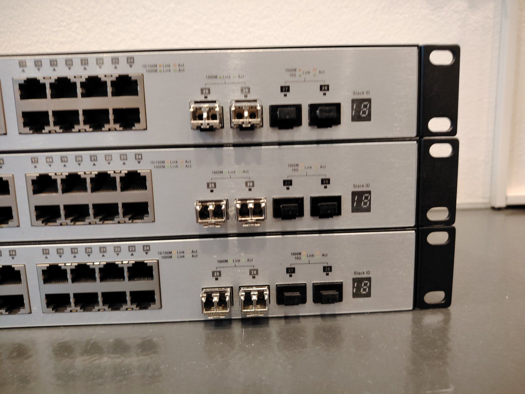 Dlink Hub & Switch: D-Link DGS-1510-28 L3 Managed Gigabit Switch – Usato da Hindelbank venduto da ITC-Bern 1