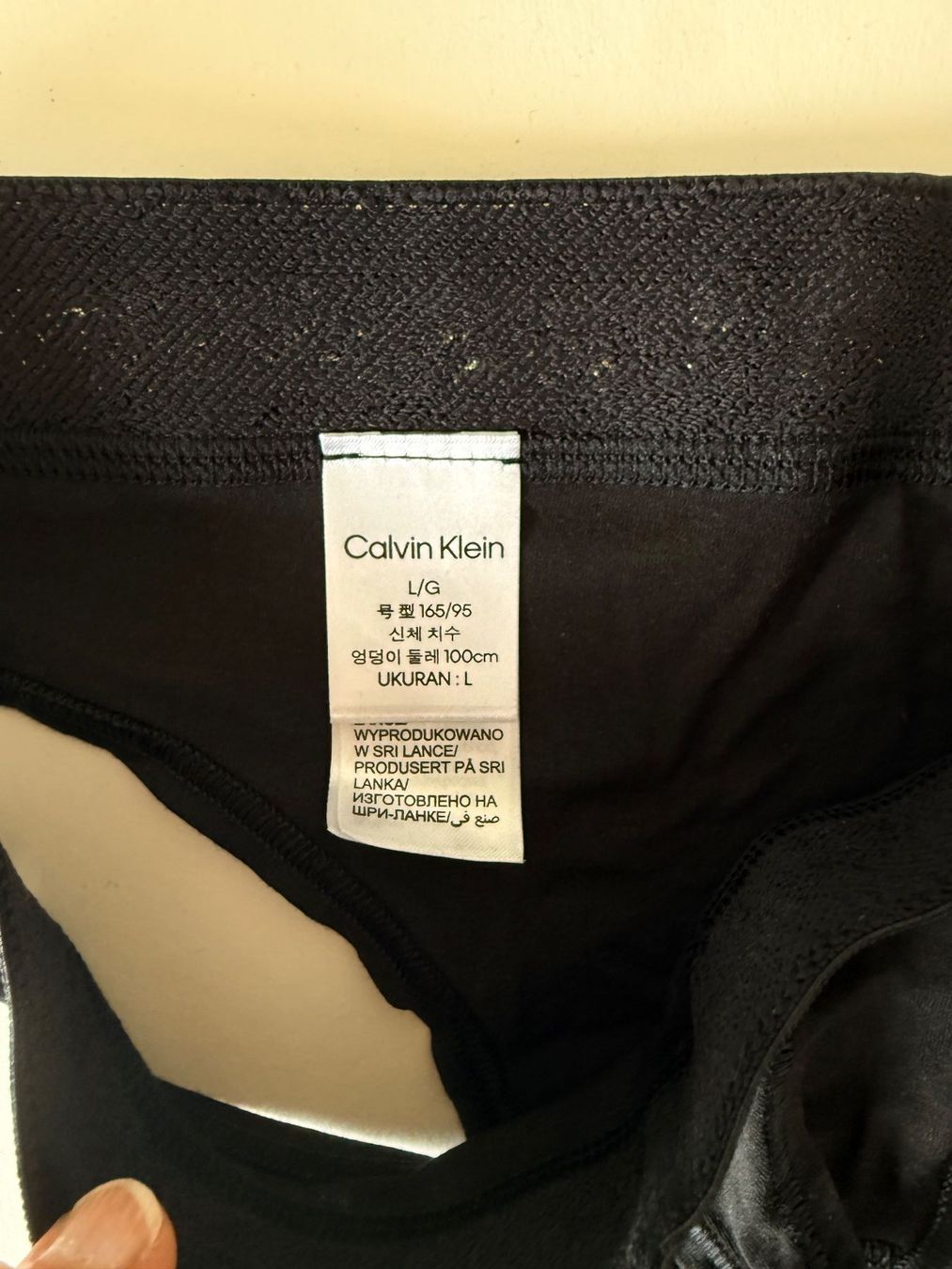 Calvin Klein Altra biancheria intima: CALVIN KLEIN, Bralette und String, Grösse L, Schwarz (Set) – Nuovo e nell'imballaggio originale da Rudolfstetten venduto da gst_g7xl 5