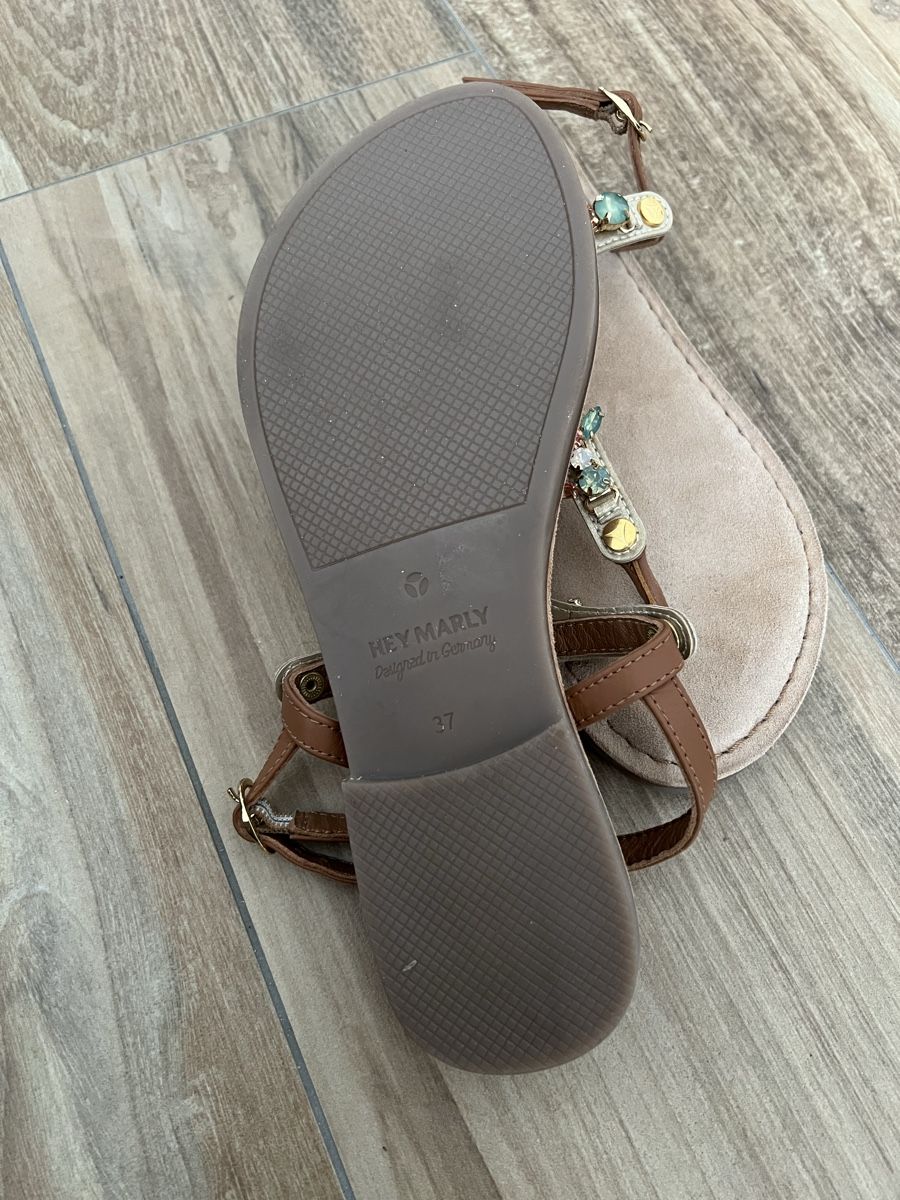 Damenschuhe: Sandalen, Grösse 37 – Neu (gemäss Beschreibung) aus Essertines-sur-Yverdon von Vanilia_97 2