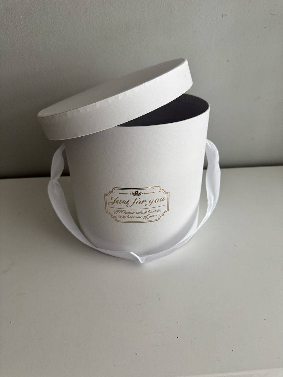 Altro in Decorazioni & Accessori: Boîte pour fleurs, cadeau. Neuve – Usato da Meyrin venduto da cak_5np9
