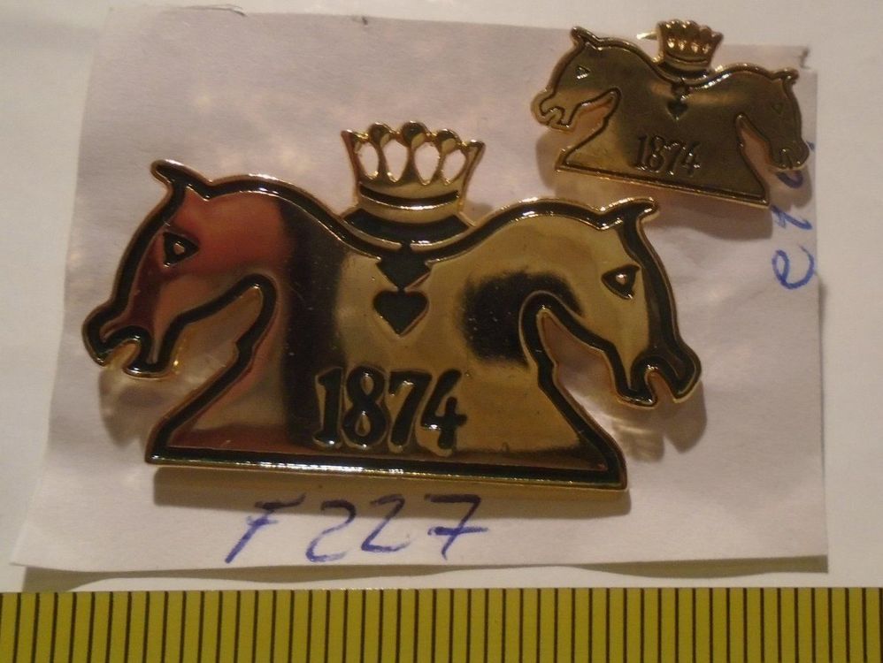 2 ver Pins Kl.&Gr. Pferd mit Krone (D220) | Kaufen auf Ricardo