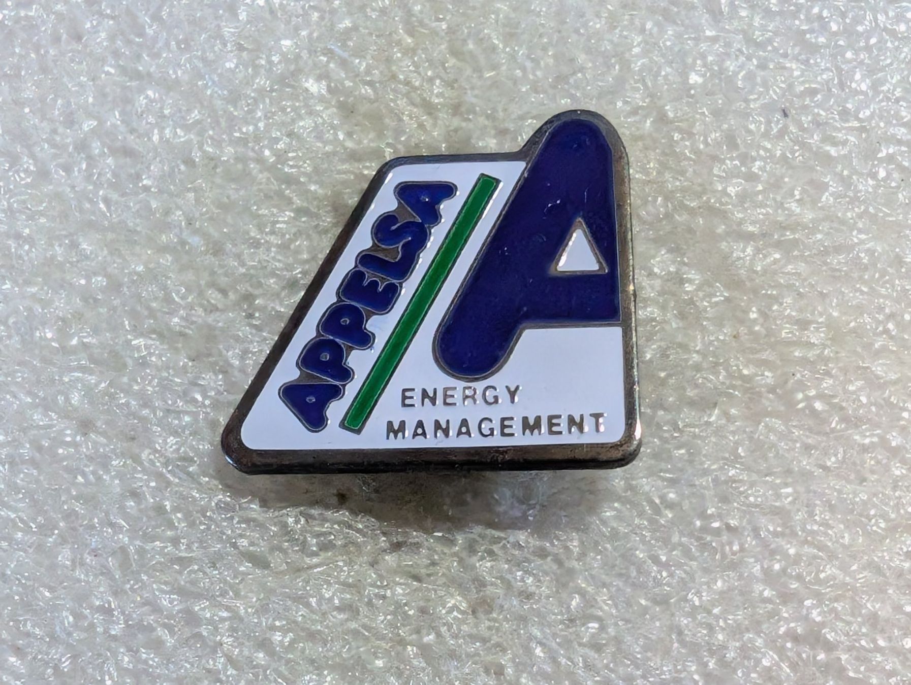 Placchette & Badge: Ansteckpin 131: Appelsa – Usato da Oppligen venduto da Pin-Fall-Shop