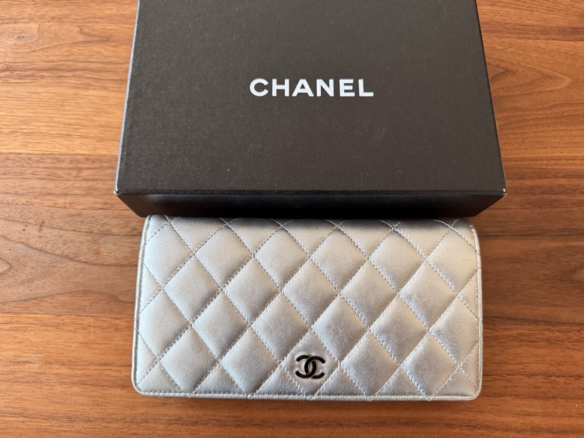 Chanel Portemonnaies: Original Chanel Long Wallet – D'occasion à Zürich par Mariposa2004 1