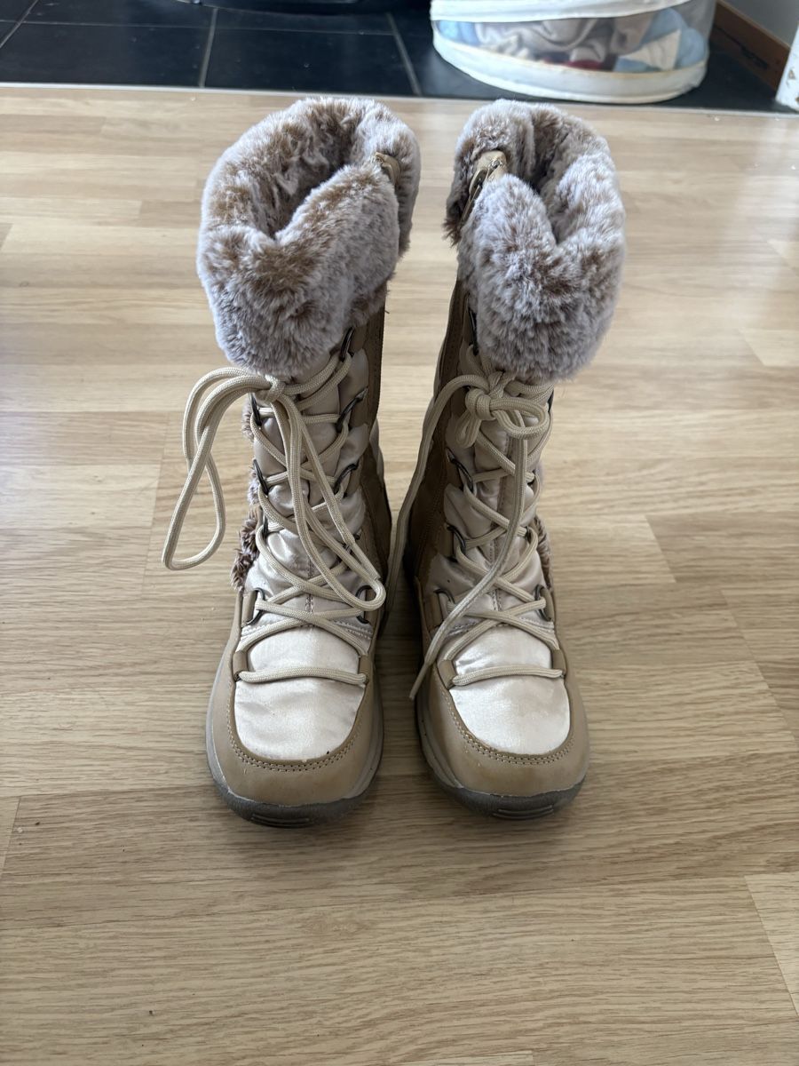 Schuhe für Mädchen: Bottes hivers  – Gebraucht aus La Chaux-de-Fonds von tuoro25