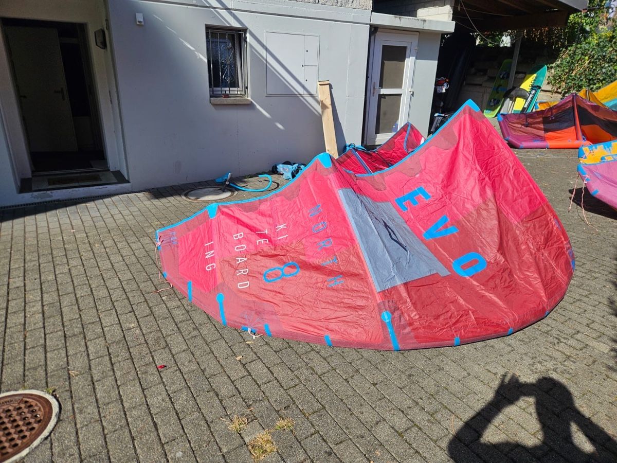 North Aquilone: North (duotone) Evo 8m2 2017 – Usato da Bassersdorf venduto da natischwarz