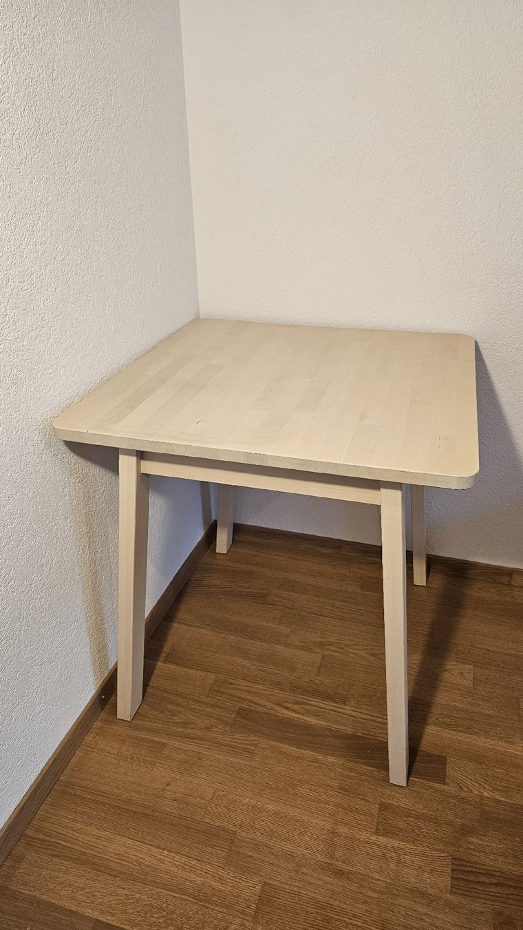Tische: Holztisch quadratisch – Gebraucht aus Ueberstorf von lis_zbb7 1