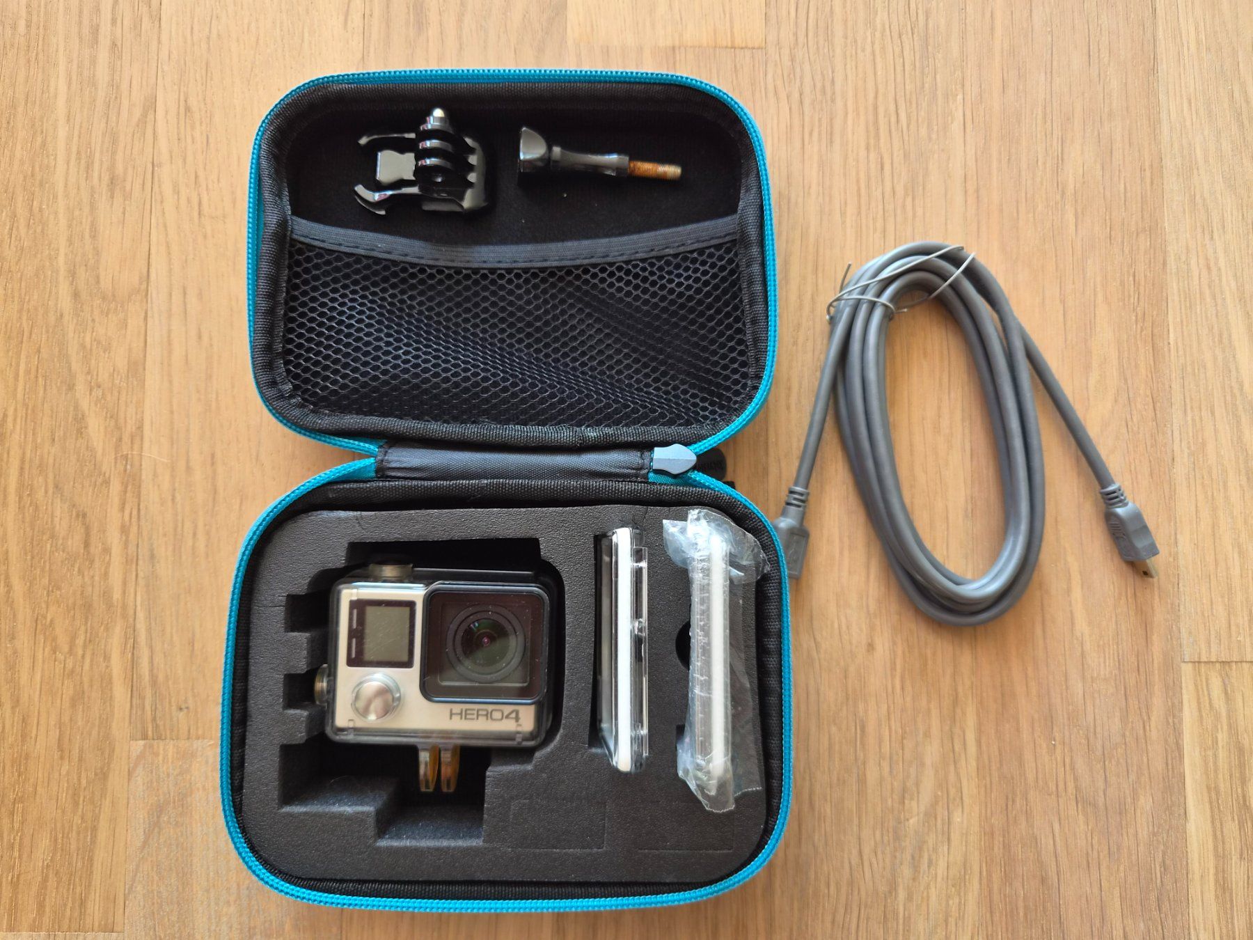 Gopro Action Cam: GoPro Hero 4 Silver Edition – Usato da Wallisellen venduto da soat