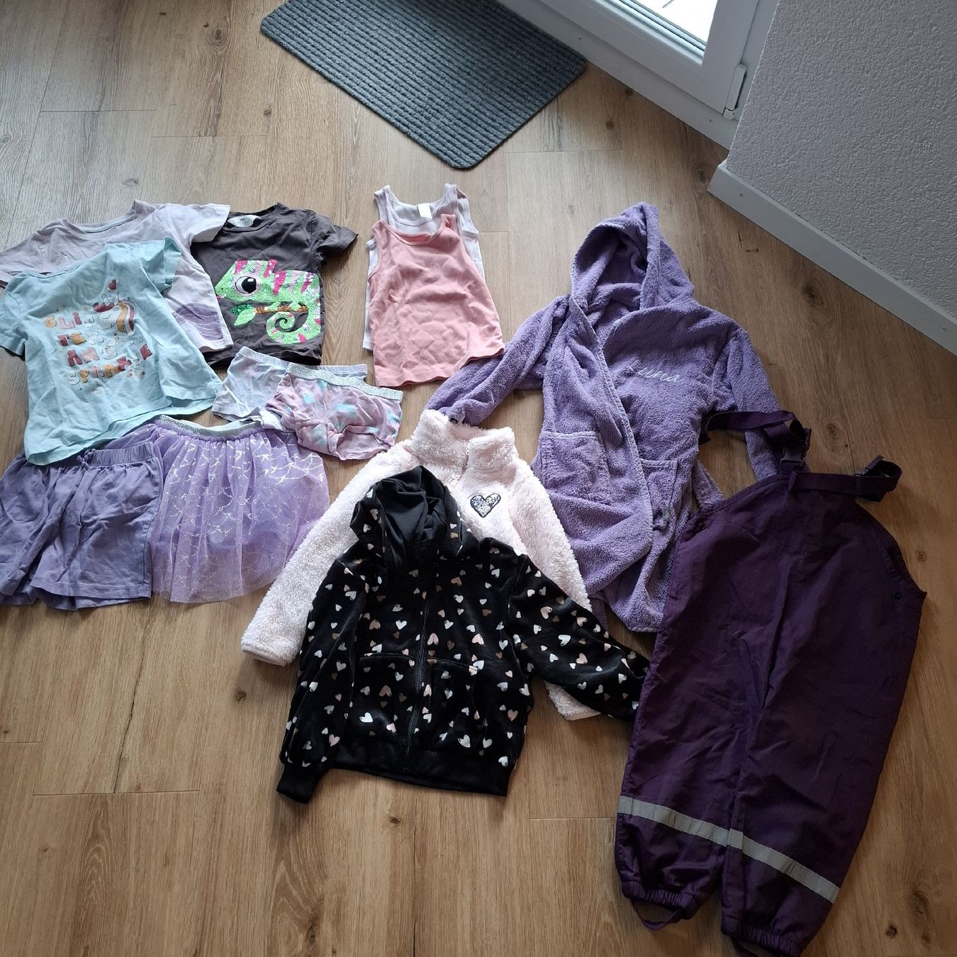 Ensembles coordonnés: Kinder Kleider Set Mädchen Grösse 98 – D'occasion à Bülach par JAYA379