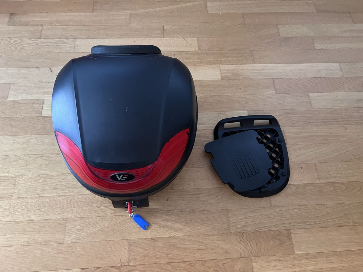 Strada: Motorrad Topcase schwarz mit Befestigungsmaterial – Usato da Tann venduto da Angelo062 1