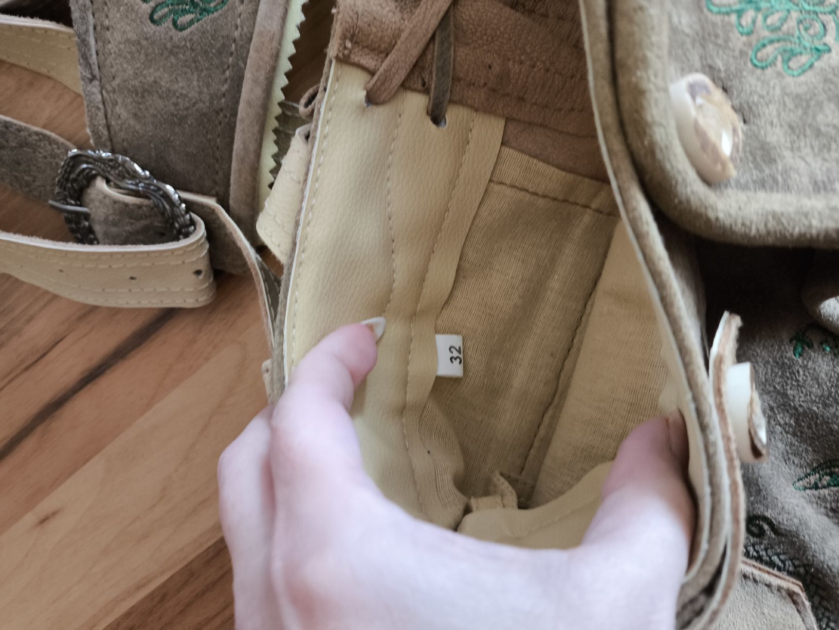Pantaloni: Lederhose Krachlederne Größe 32 – Usato da Meinisberg venduto da Destiny1972 2