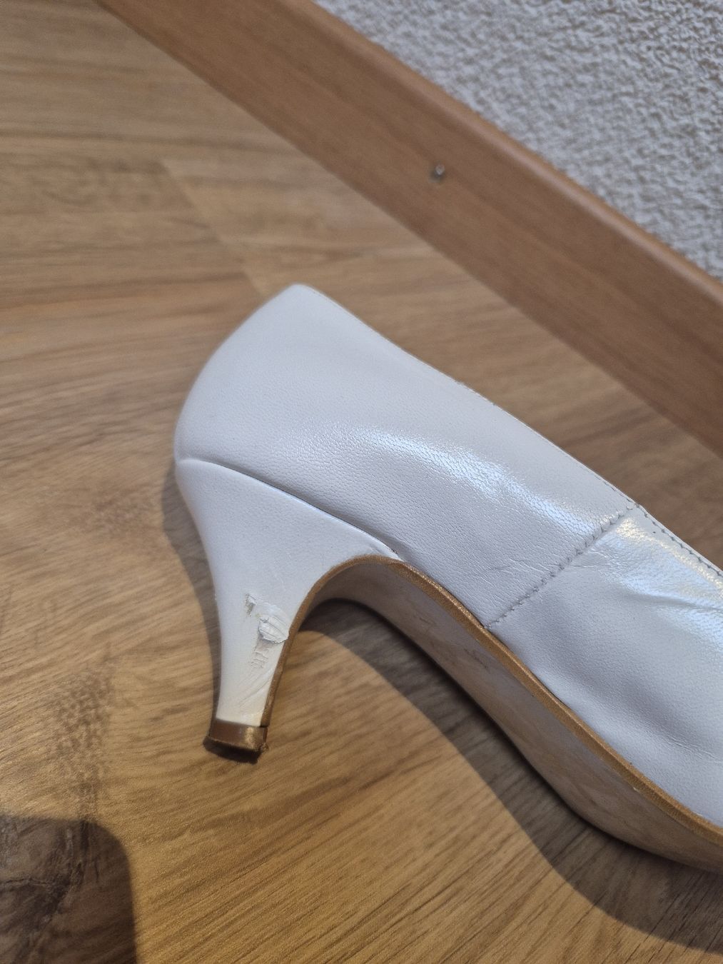 Roberto Santi Scarpe da donna: Roberto Santi Pumps weiss Gr 38 – Usato da St. Gallen venduto da ali_tms5 1