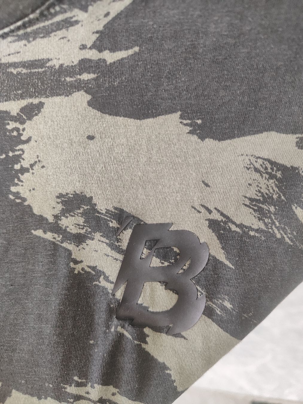 T-shirts: T-shirt Black Squad camouflage taille S – D'occasion à Vétroz par mrcl01 2