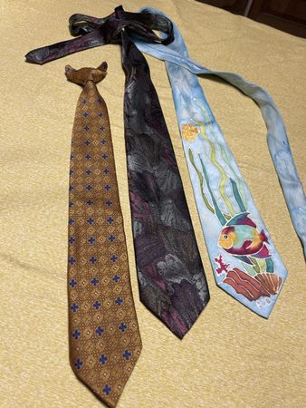 Tre cravatte insieme-Buona offerta-chic e fashion 