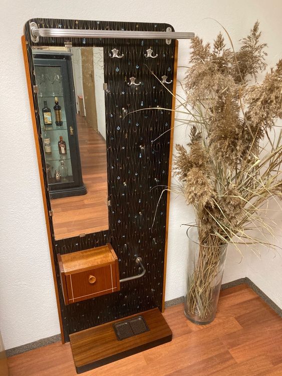 Garderobe 50er Jahre