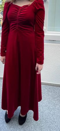 Schönes weinrotes Abendkleid mit Ärmeln (M) EU Grösse 38,
