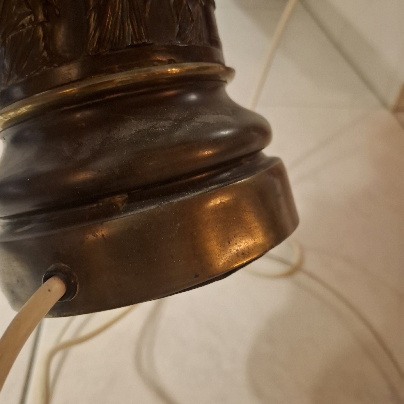 Lampade: Antiker Bronze Lampenständer – Difettoso da Nürensdorf venduto da DANG3REUX 8