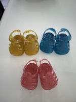 Puppen-sandalen ,plastik 3 stück versch.farben