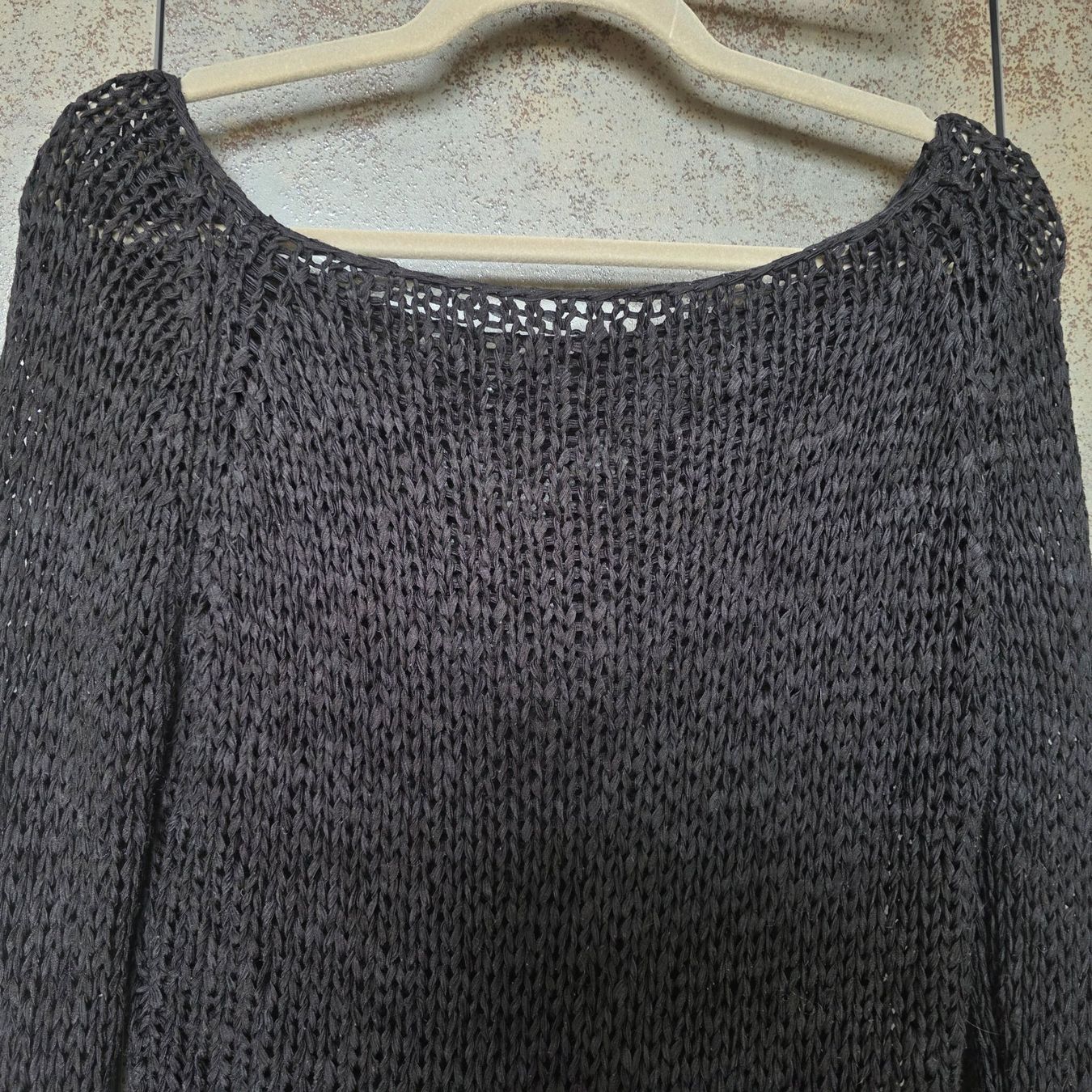 Pullover & Sweatshirts: 🐸 PULLOVER AUS BÄNDCHENGARN STRICKPULLOVER M - L SCHWARZ – Gebraucht aus Môtier (Vully) von Frogs 4