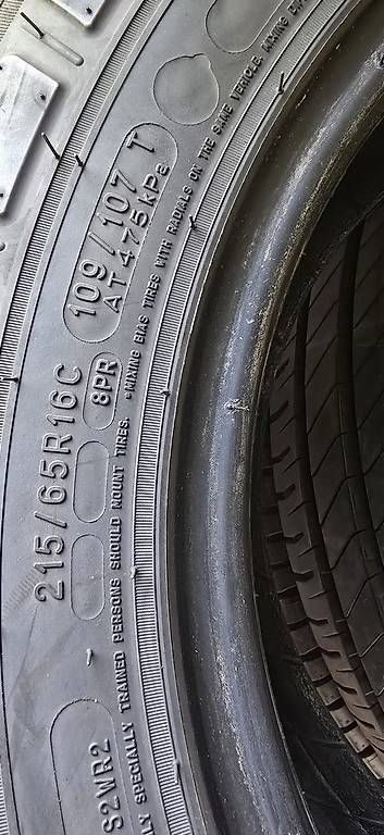 Michelin Pneumatici & Ruote complete: 1 Satz Michelin 215/65R16C – Usato da Kulmerau venduto da Turbo140