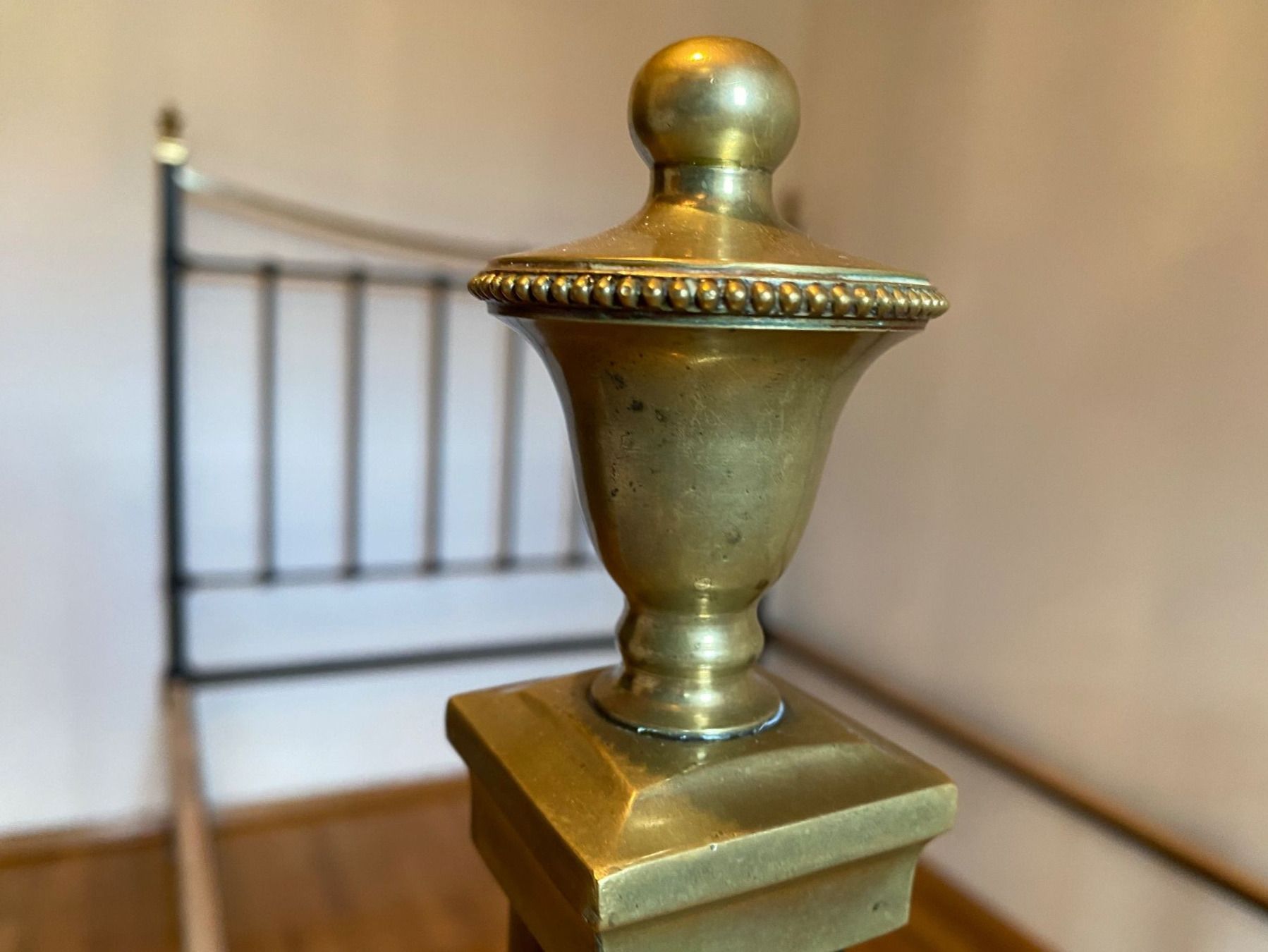 Betten: Biedermeier Eisenbett – Gebraucht aus Diepoldsau von  1