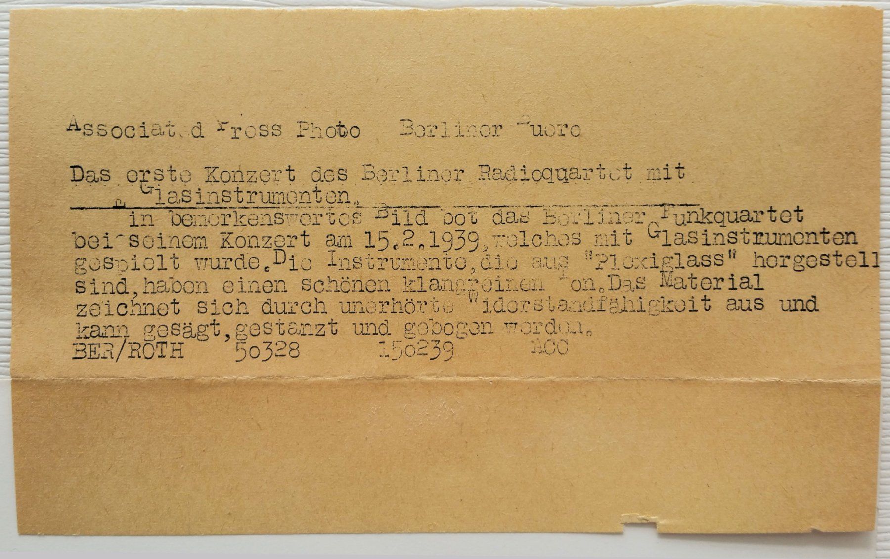 Foto & Immagini: Radioquartett Berlin Konzert mit Plexiglasinstrumenten, 1939 – Usato da Oberriet SG venduto da ganesh435 1