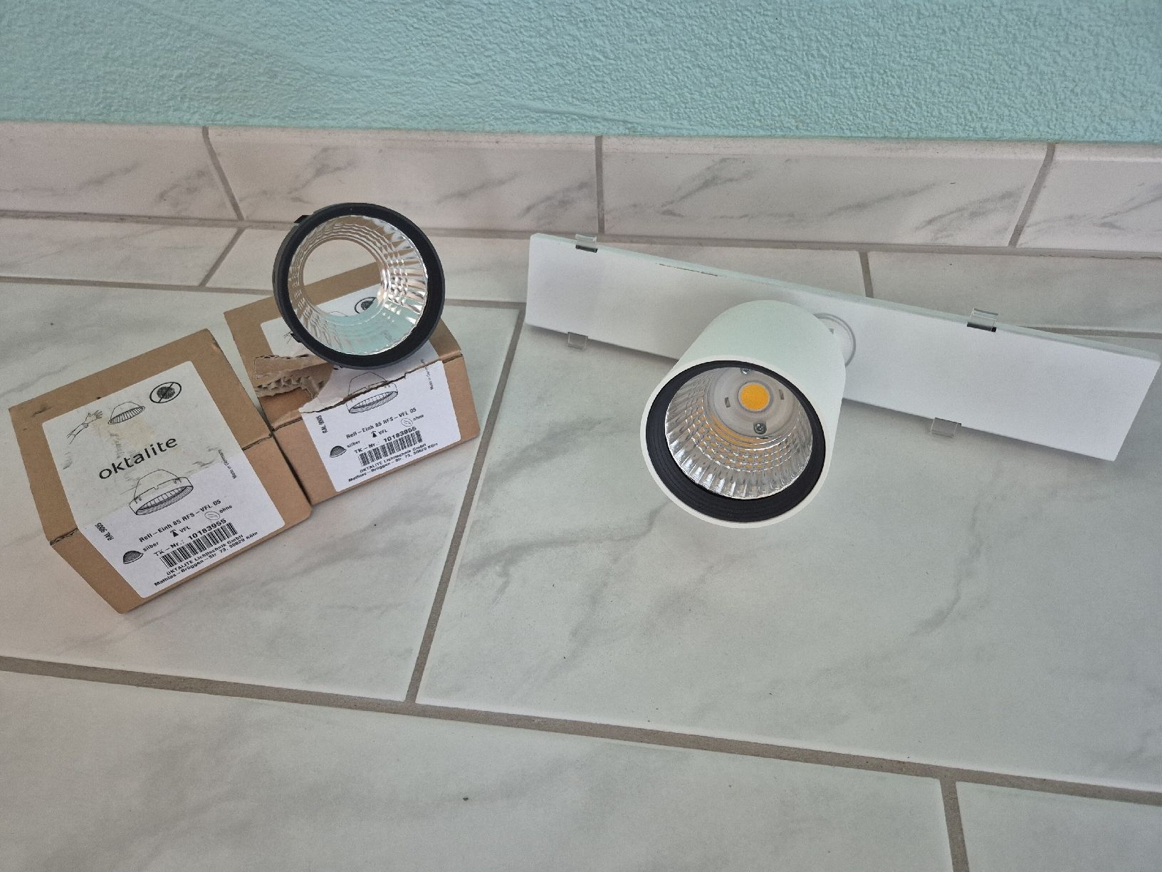 Lustres & lampes de plafonds: LED Schienenleuchte Oktalite E - LINE NEXT FIX – Neuf avec emballage d'origine à Oetwil am See par Janina5 1