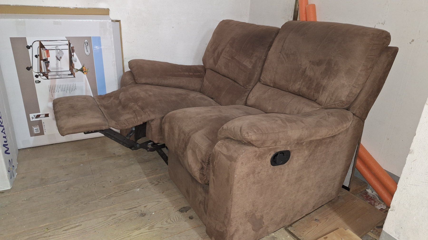 Sofas: 2er Relax Sofa, mechanisch verstellbar , braun Microfaser – Gebraucht aus Arlesheim von shopradl 1