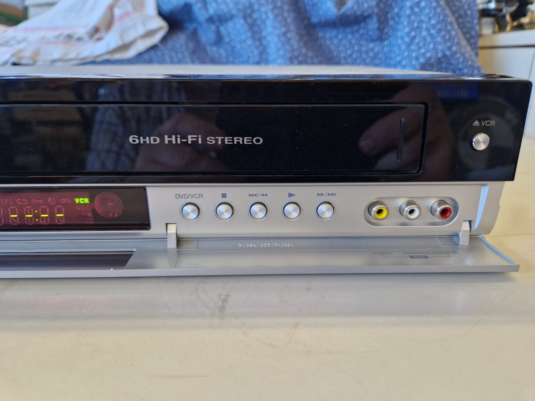 LG Sistemi audio & multimediali: LG V290 DVD Recorder / VHS Player – Usato da Wädenswil venduto da tome70 7