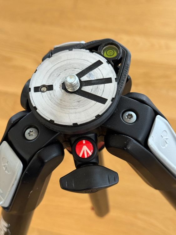 Manfrotto 055 Carbonfaser-Stativ MT055CXPRO4 – 4-teilig Mit Horizontaler Säule Für Profi-Fotografen
