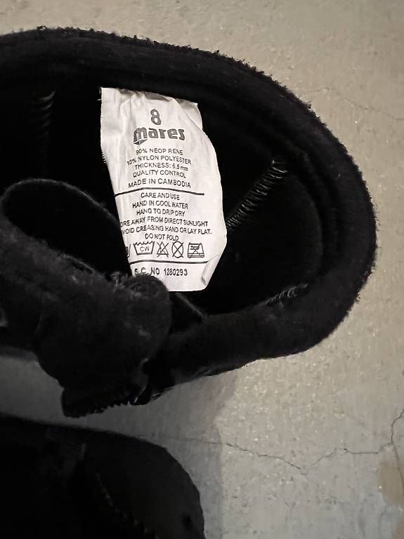 Tauchanzüge: Neopren Schuhe MARES – Gebraucht aus Niederurnen von B.15 2