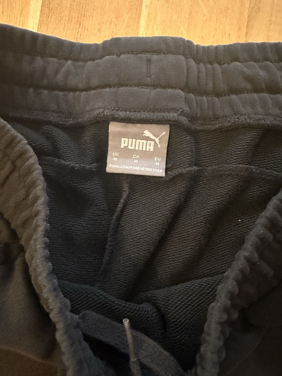 Puma Pantaloni: Schwarze Puma Trainingshose Gr. M – Usato da Erlinsbach SO venduto da dikaan 2