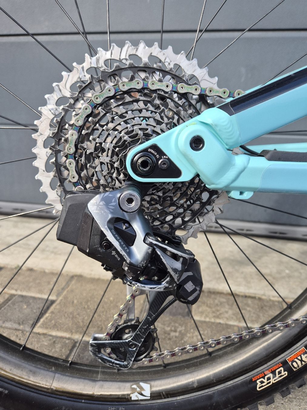 Canyon Biciclette: Canyon Spectral CF 9.0 mit neuem Rahmen – Usato da Hosenruck venduto da Powerfrosch 2