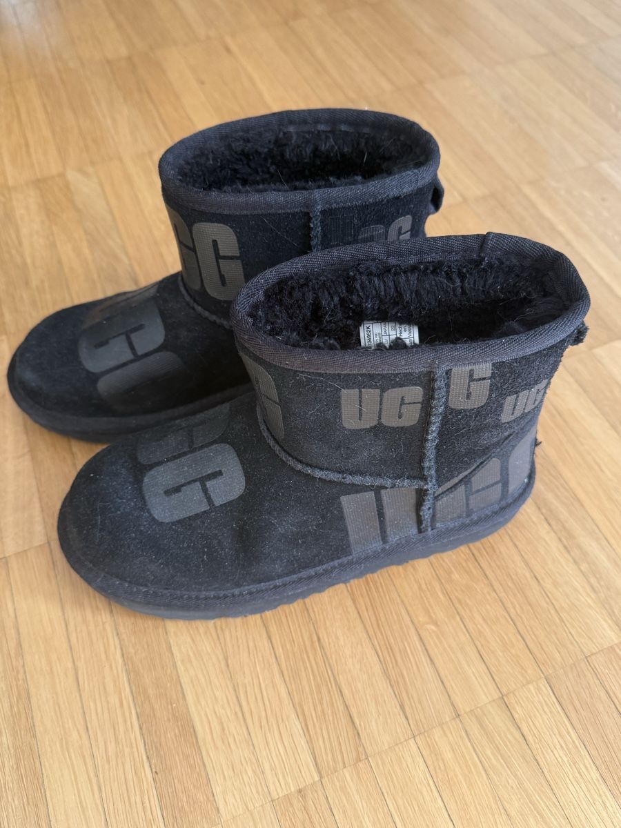 Ugg Scarpe per ragazzi: Ugg Boots Grösse 35 – Usato da Binz venduto da sinahhh 1