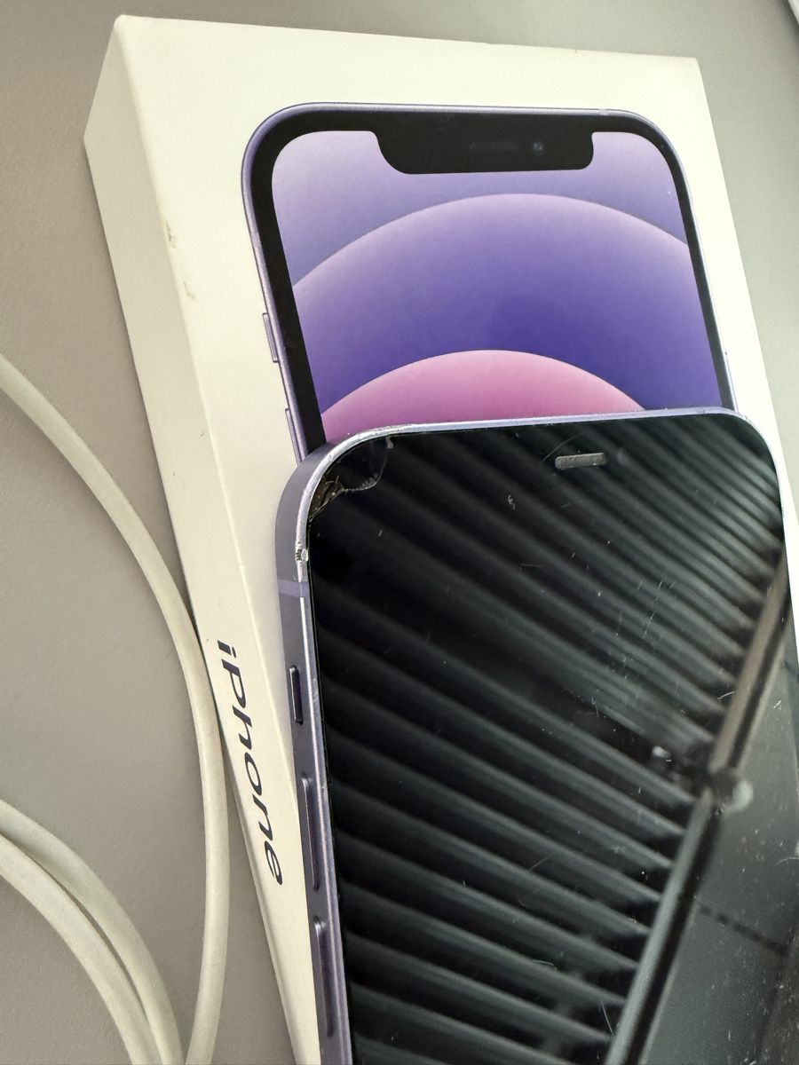 Apple Handys / Smartphones: Apple iphone 12 – Gebraucht aus Tavannes von flo_h2m6 2