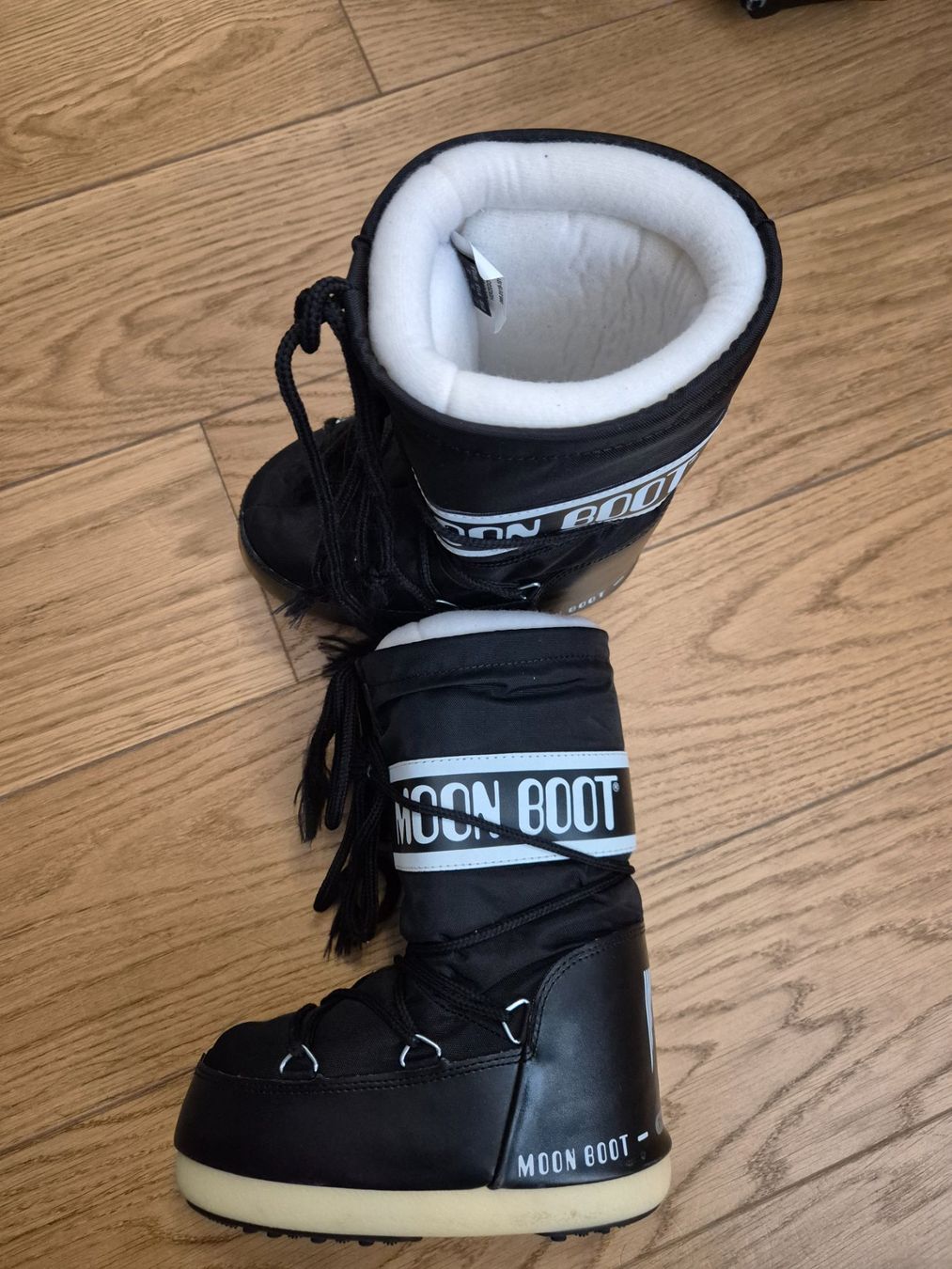 Moon Boot Schuhe für Jungen: Moon Boot Kinder Grösse 27-30 praktisch NEU – Gebraucht aus Brig von Frajo86
