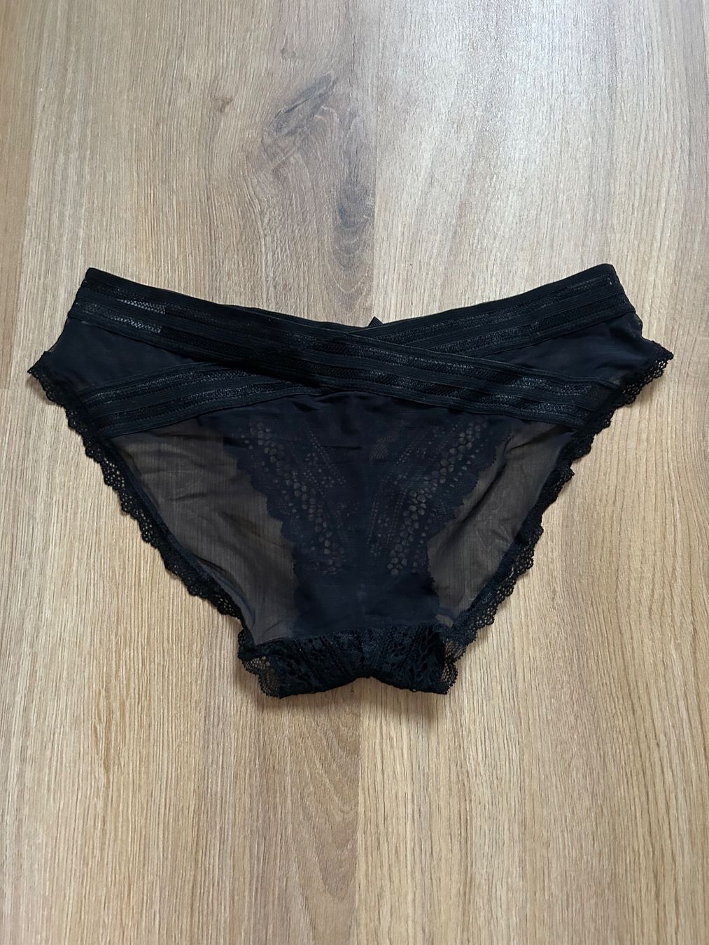 Altra biancheria intima: String sexy noir en dentelle transparente – Usato da Chevenez venduto da lou_79mn 1
